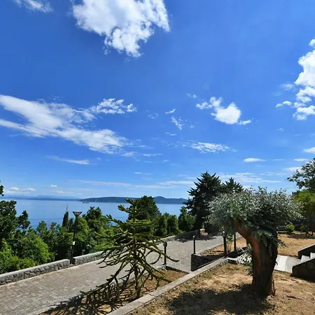 Near The Beach, With Terraces And Seaview At House B. Lejlighed *