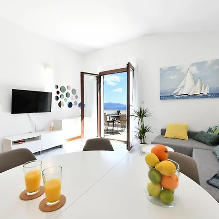 Apartment Near The Beach, With Terraces And Seaview At House B. Moscenicka Draga