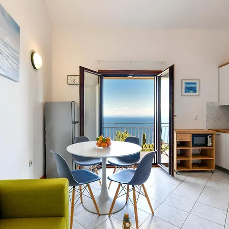 Apartment Near The Beach, With Terraces And Seaview At House B. Moscenicka Draga